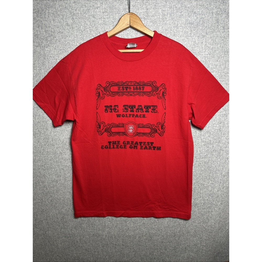 Vintage Footlocker T-Shirt NC State NC Wolfpack Large Short Sleeve Red Cotton